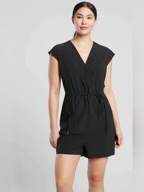 *New  Marlow Tie waist black romper sz S